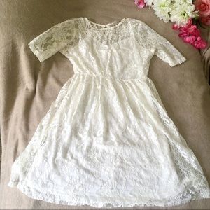 Stretchy White All Lace Half Sleeve Dress with V-Neck Slip
